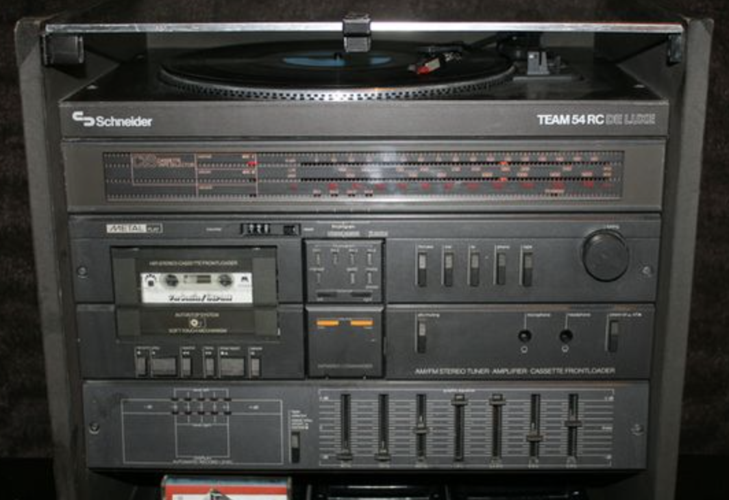 Zu sehen ist eine Stereoanlage Schneider Team 54 RC De Luxe